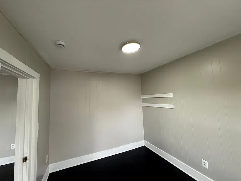1421 Long Ave — Photo 38