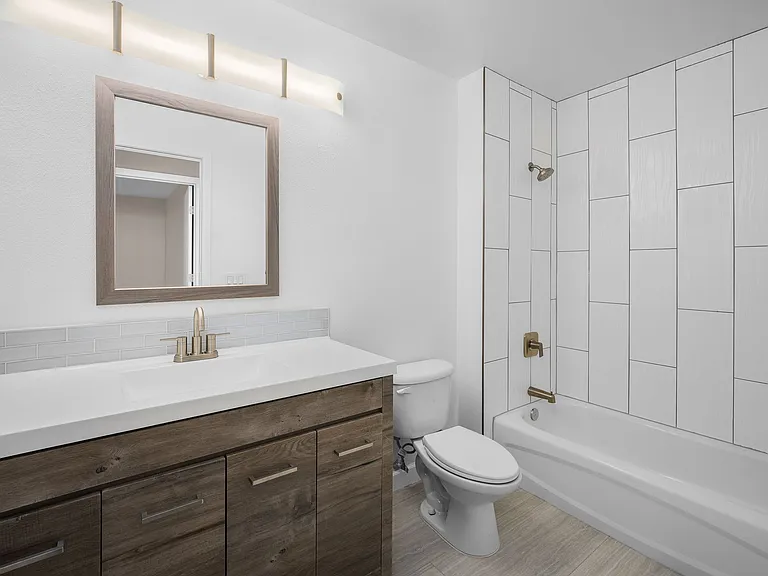 2717 Western Ave #530 — Photo 17