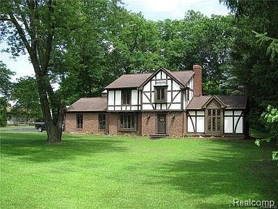 3rd image of 6658 Hazeldell Dr