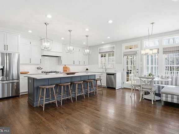 4th image of 718 Turtle Pond Ln