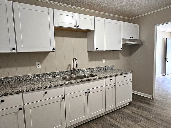 5th image of 307 N Hall Streetapt #B