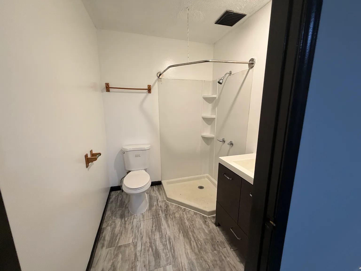 3 bed, $1,800 — Photo 4