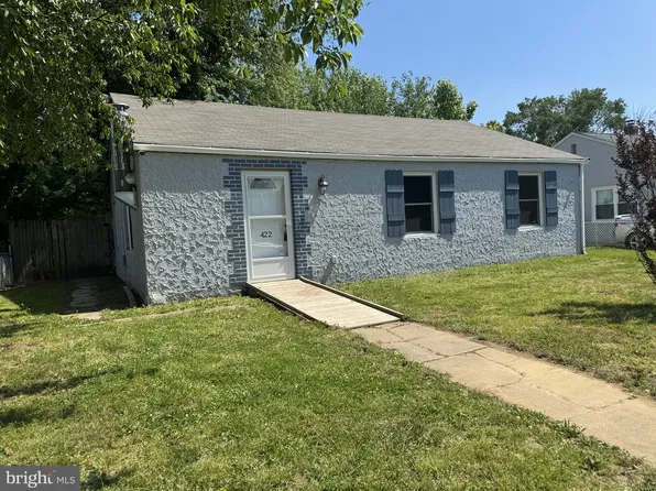422 Howell Dr, New Castle, DE 19720