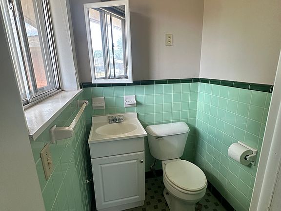 3rd image of 2603 Kent Dr