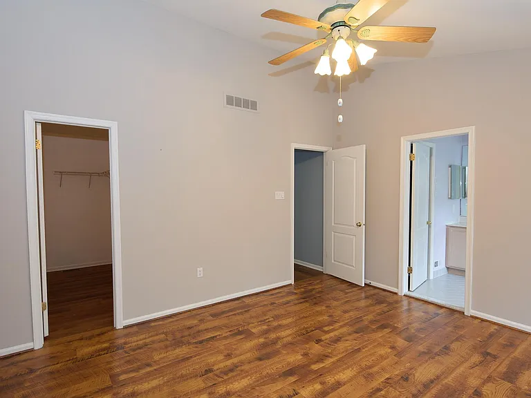 3604 Carriage Ct N — Photo 14
