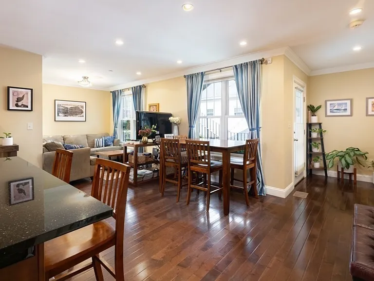 171 Bowen St #1 — Photo 3