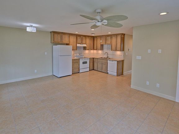 2nd image of 101 E Capricorn Dr #A