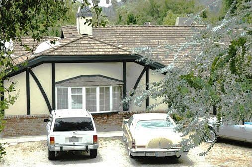 3rd image of 739 N Glendora Ave