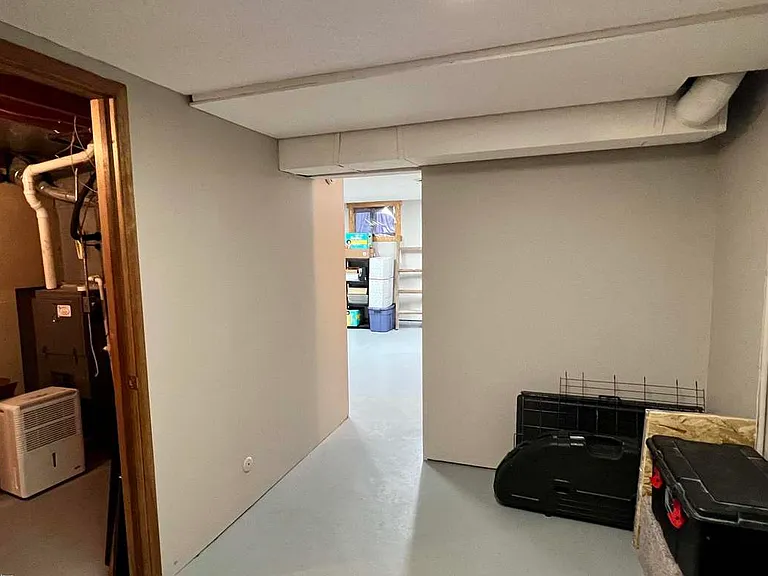 916 W Howard St — Photo 3