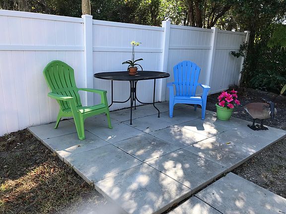 3rd image of 1363 Hibiscus St