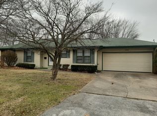 1836 W Cherokee St, Springfield, MO 65807