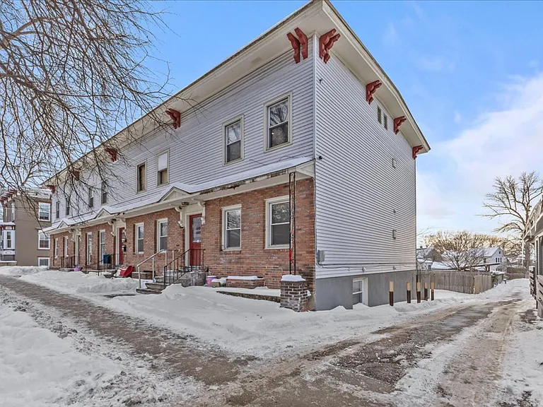 365 Saint Paul St — Photo 12