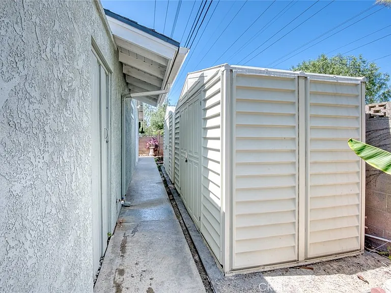 17597 Santa Paula Cir — Photo 25