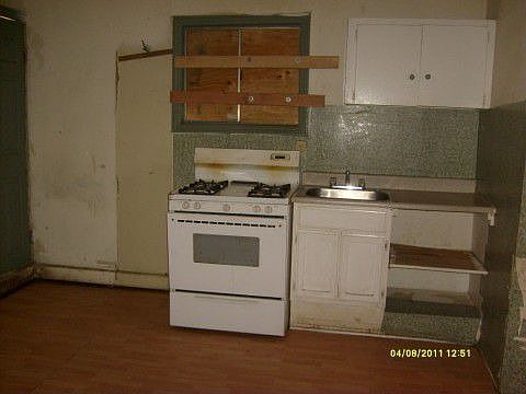 3rd image of 1323 N Edenfield Ave