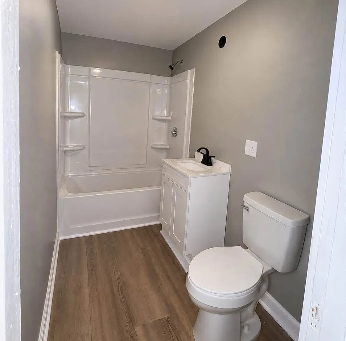 3 bed, 1100 sqft, $1,800 — Photo 2
