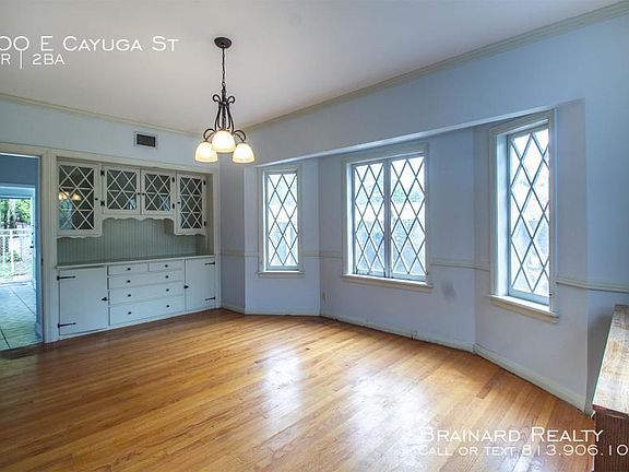 5th image of 800 E Cayuga St