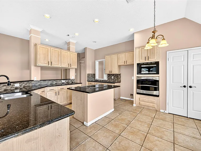 17414 Erin Way Ct — Photo 20