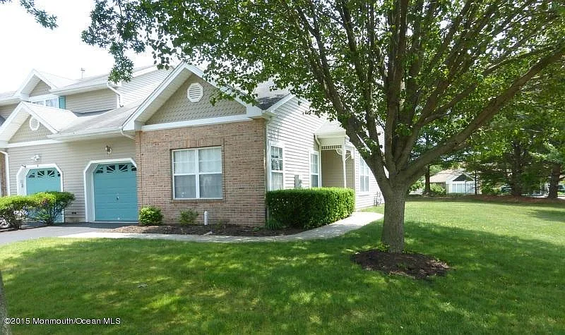 18 Riva Blvd photo 1