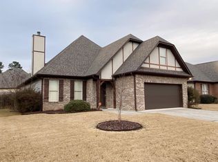 1011 Riviera Dr, Calera, AL 35040