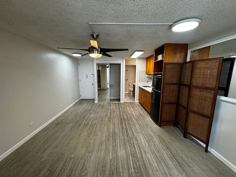 440 Lewers St #403 — Photo 4