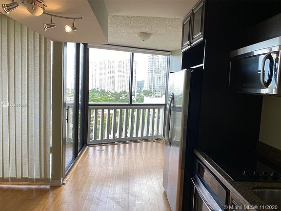 4th image of 1000 W Island Blvd APT 1506