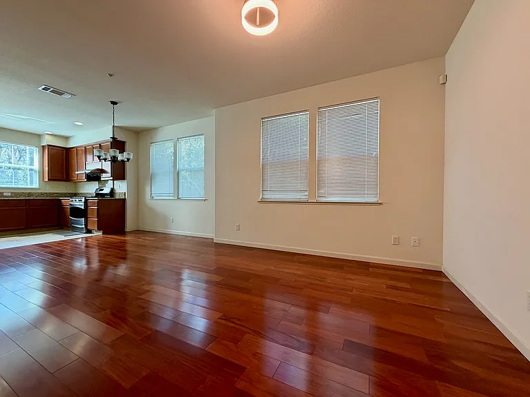 2100 Beech Cir — Photo 7
