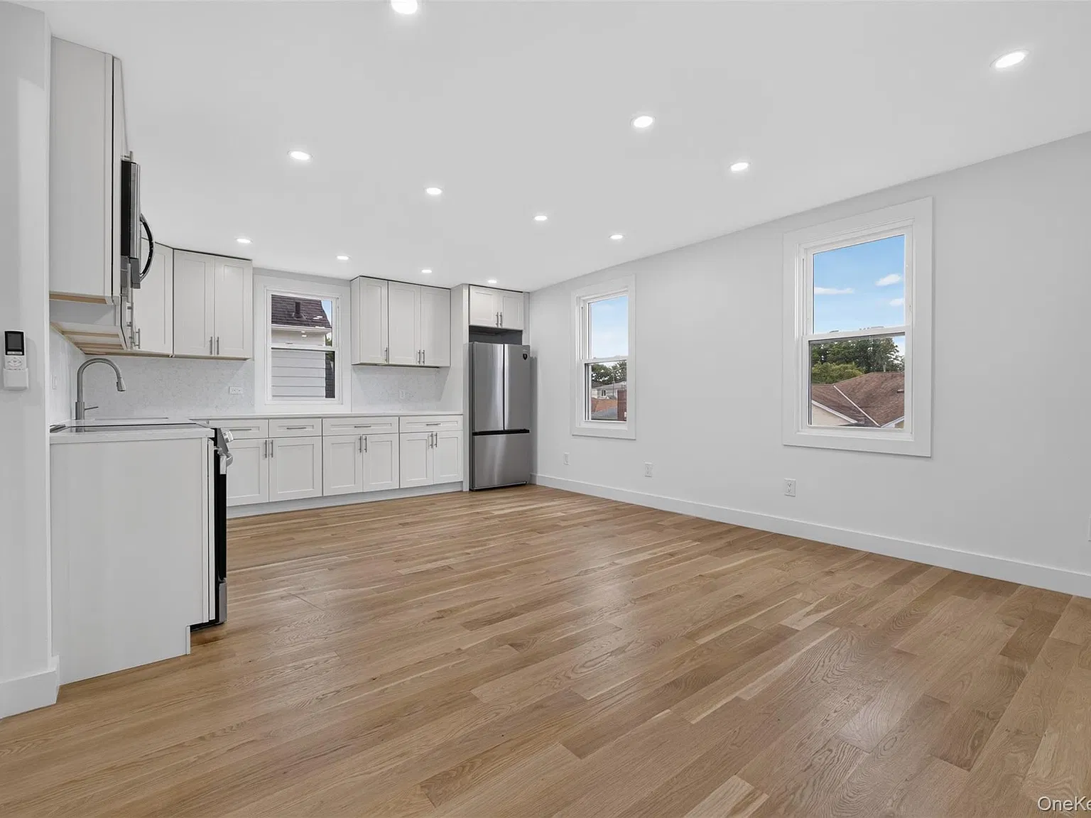 2 bed, 1.0 bath, 1100 sqft, $3,400 — Photo 2