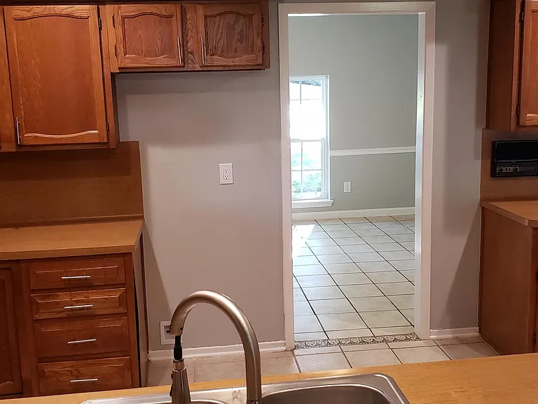 5610 Country Green St — Photo 4