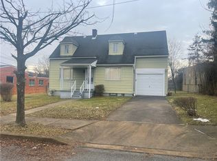 202 Halcomb Ave, Clairton, PA 15025