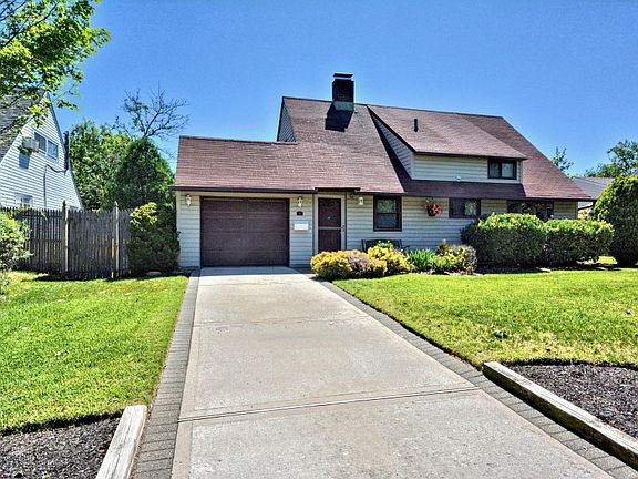 2nd image of 15 Beacon Ln