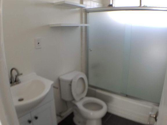 5th image of 6830 Woodley Ave APT 4