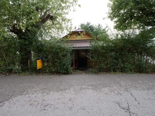 27 Lynn St, Spencer, WV 25276