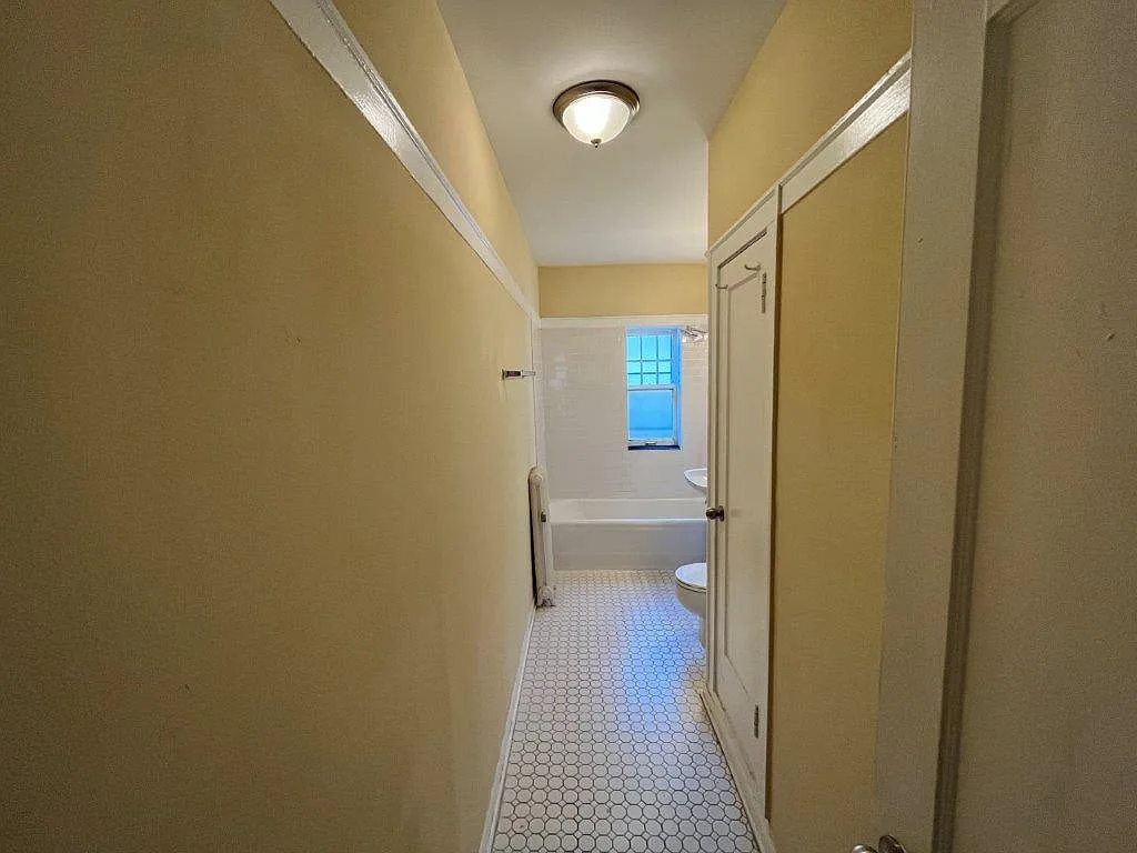 1114 Maple Ave — Photo 4