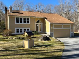 101 Cranberry Ridge Rd, Glocester, RI 02857