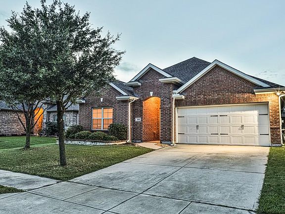 2nd image of 3016 Glenoaks Dr