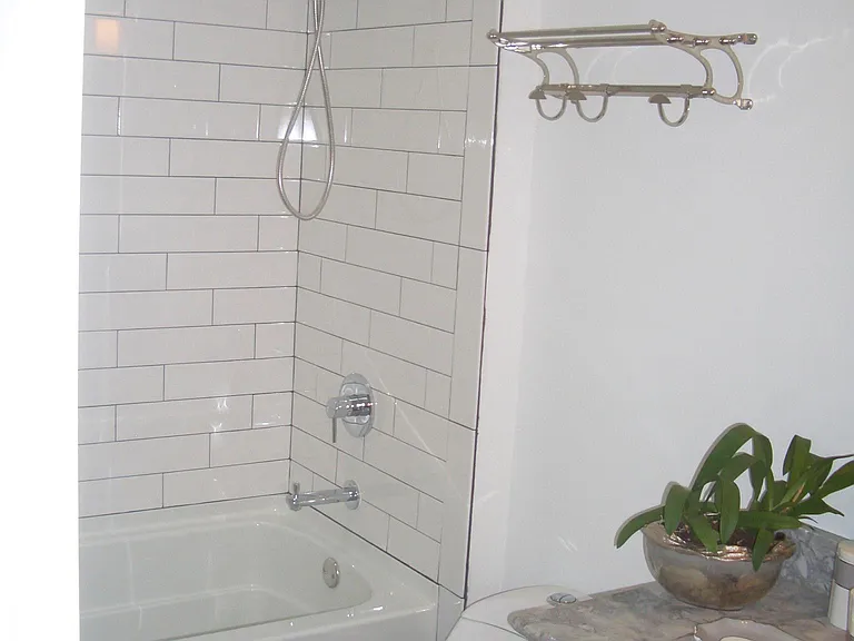 2376 Parsonage Woods Ln — Photo 21
