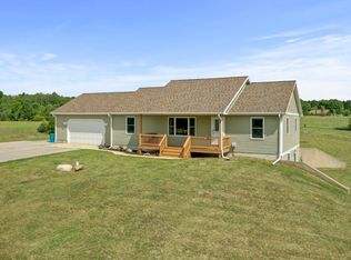 8433 E 30th Rd, Cadillac, MI 49601