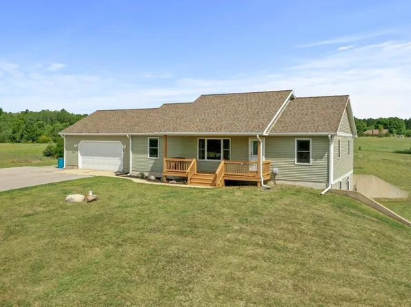 8433 E 30th Rd, Cadillac, MI 49601