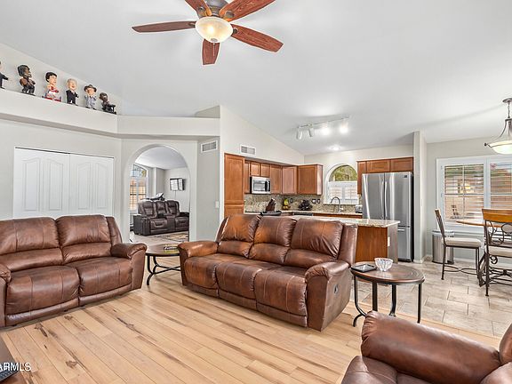 5th image of 2227 S Longwood --