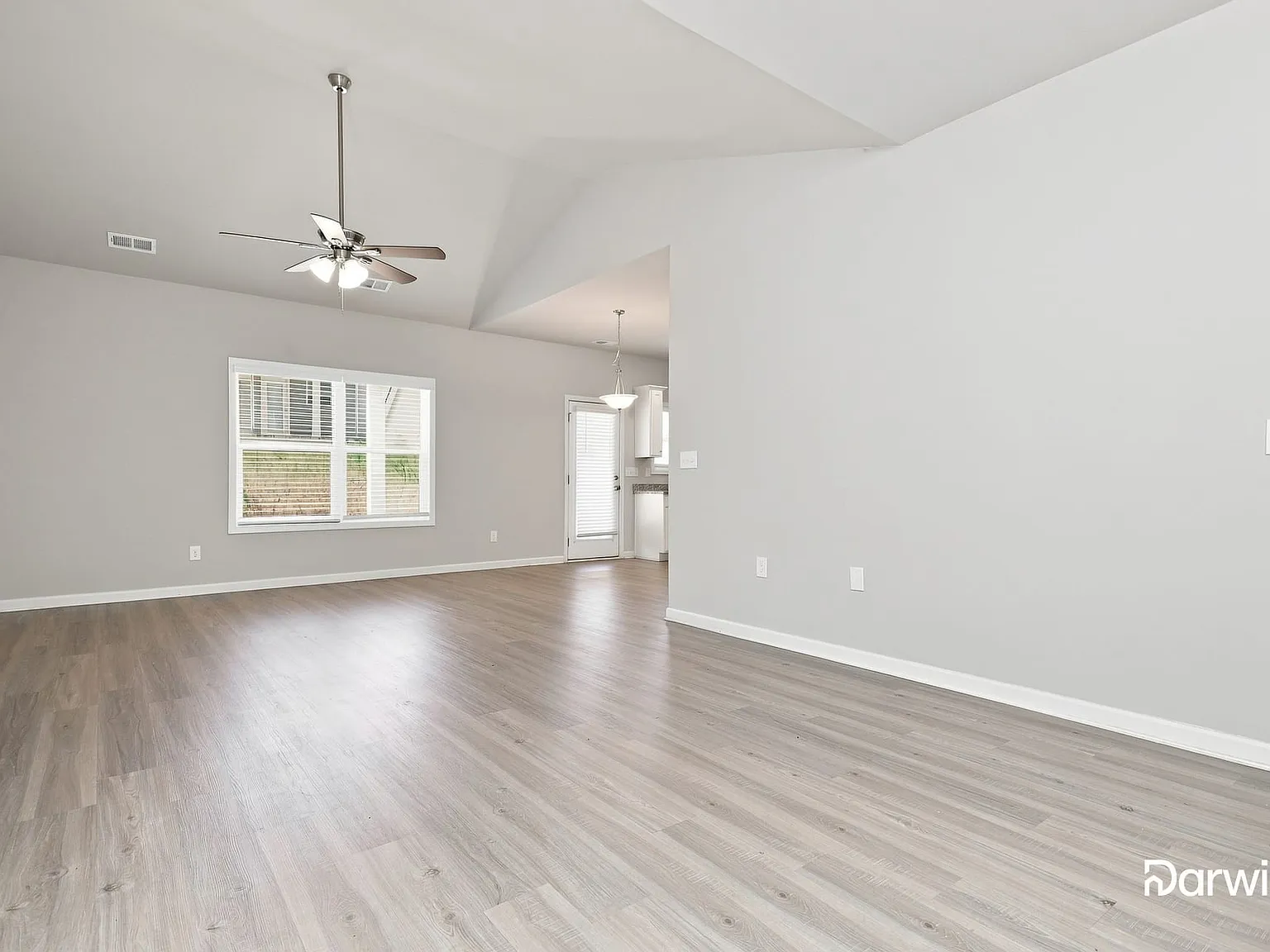 4 bed, 2.0 bath, 1720 sqft, $1,705 — Photo 3