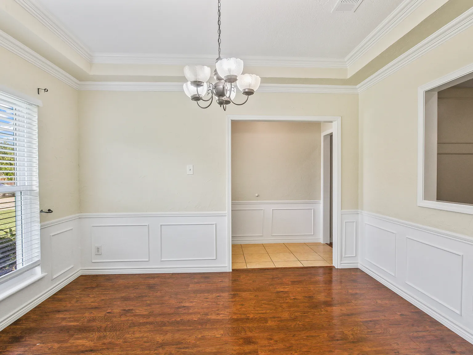 3 bed, 1652 sqft, $2,345 — Photo 3