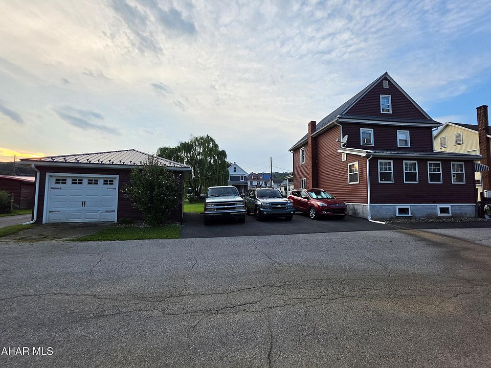 1st image of 2057 Hamlin Ave