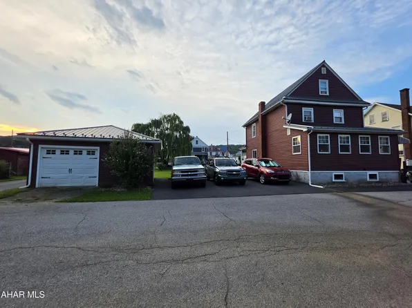 2057 Hamlin Ave, Tyrone, PA 16686