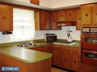 355 Green Ln, Ewing, NJ 08638