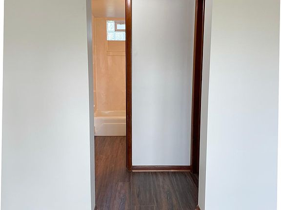 4th image of 3041 Meadowbrook Dr APT 5
