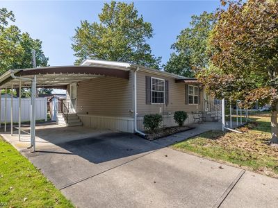 23 Van Ess Dr, Olmsted Falls, OH, 44138