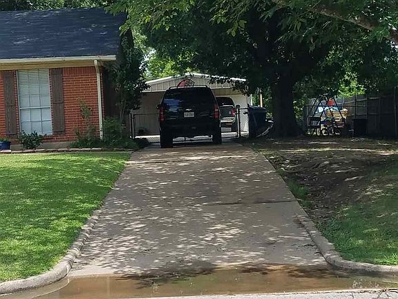 3rd image of 1313 Tamarisk Dr