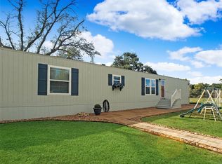 105 Bishop St, Highlands, TX 77562