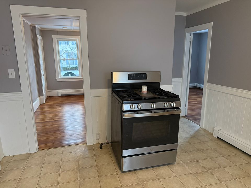 1st image of 5 Hamilton St Floor 1