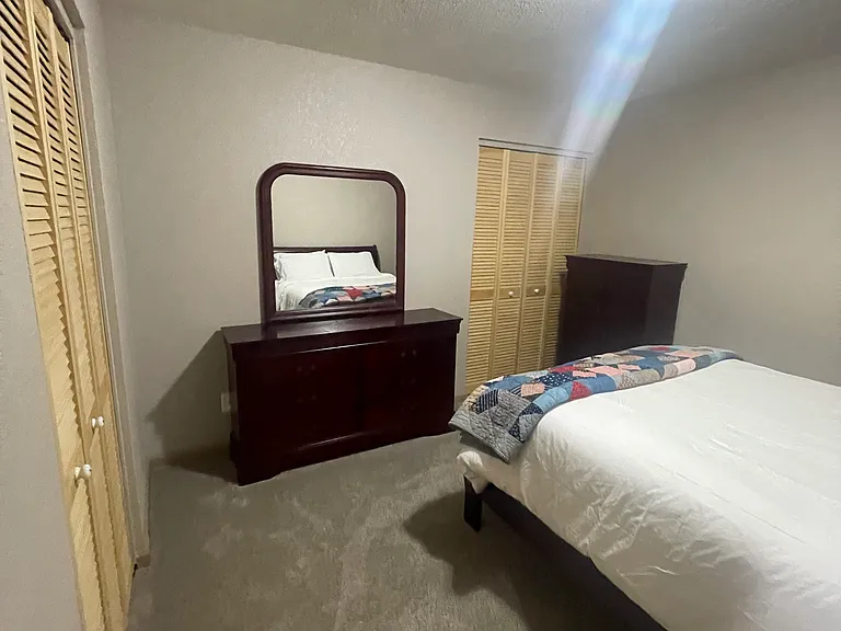 3175 W Riverdell Dr — Photo 3